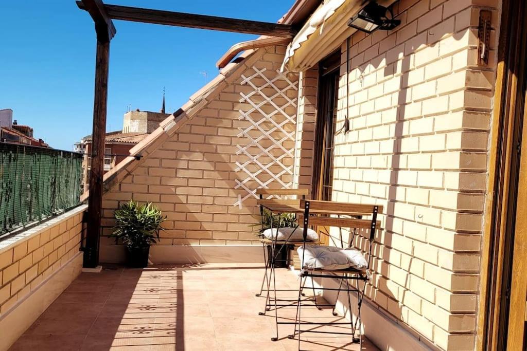 Atico Centrico Con Terraza Y Garaje Apartment Benavente Exterior photo